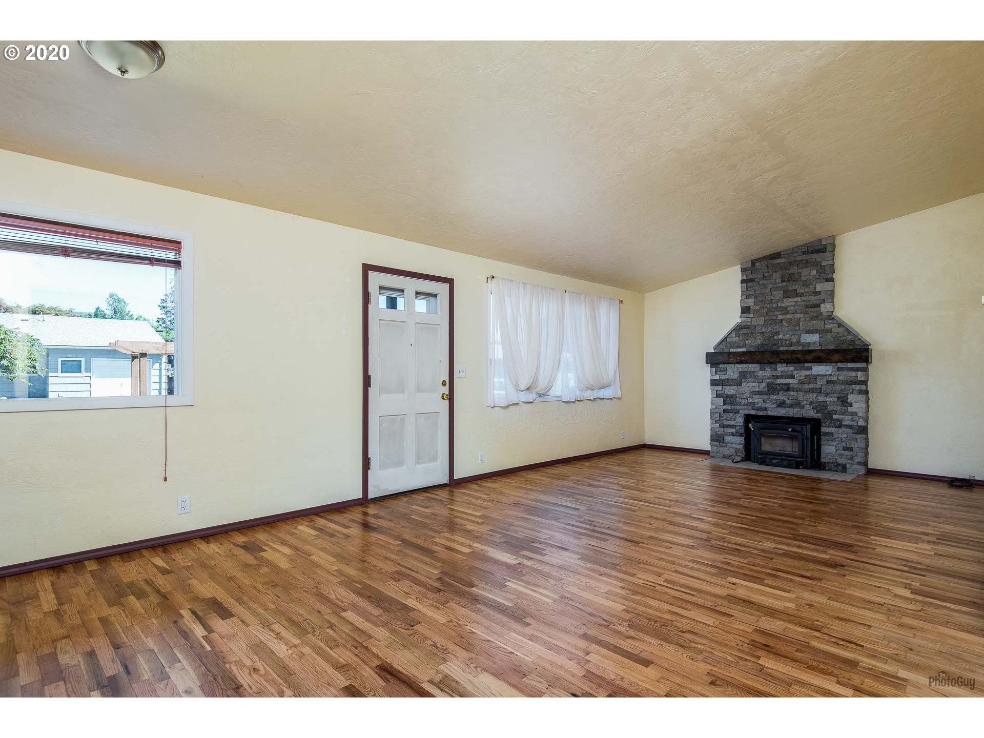 1367 Quinalt Street Springfield, OR 97477 - Photo 9 of 30