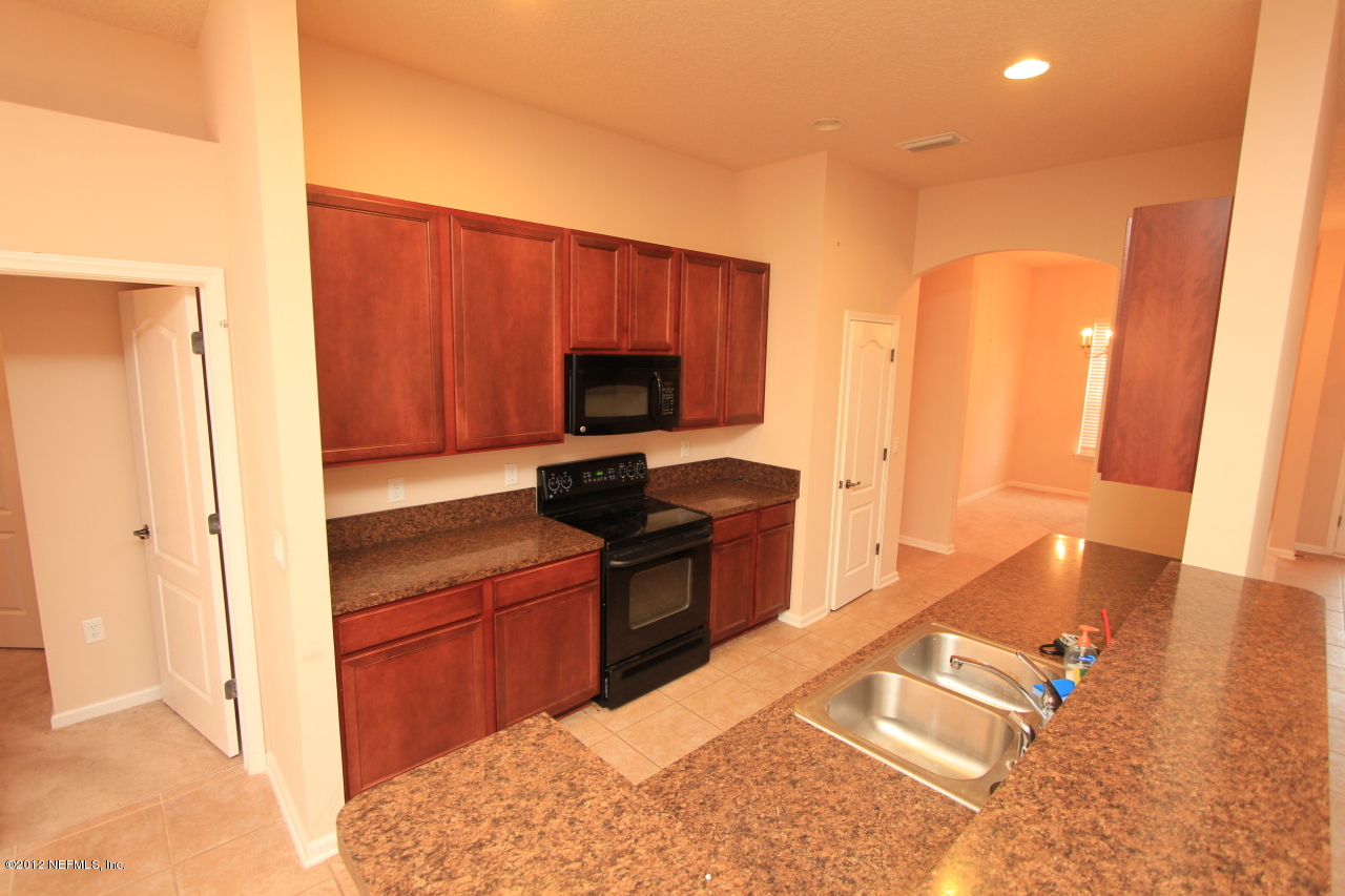 11909 Raindrop Road Jacksonville, FL 32219 - Photo 13 of 19 Kitchen