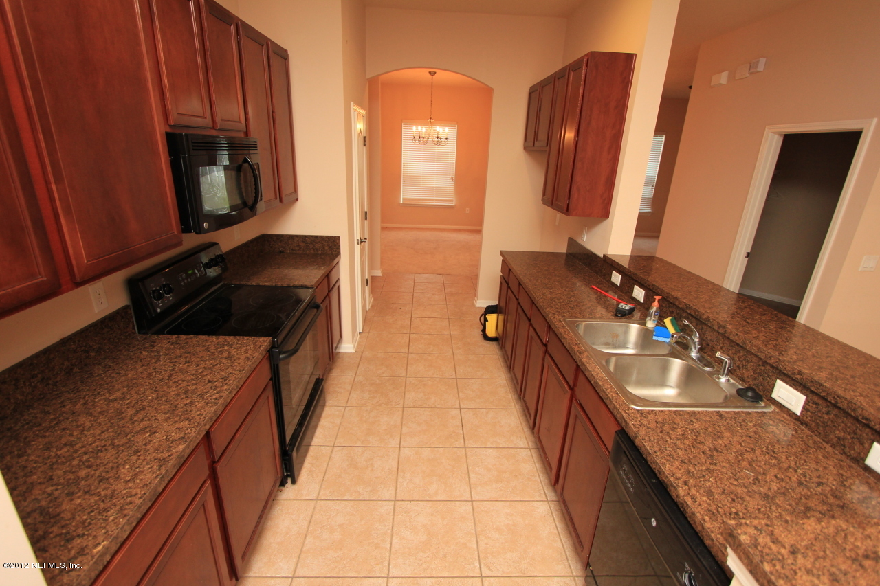 11909 Raindrop Road Jacksonville, FL 32219 - Photo 14 of 19 Kitchen