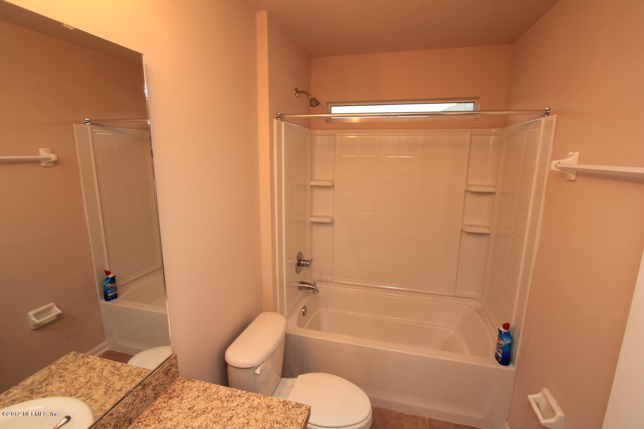 11909 Raindrop Road Jacksonville, FL 32219 - Photo 17 of 19 Bathroom
