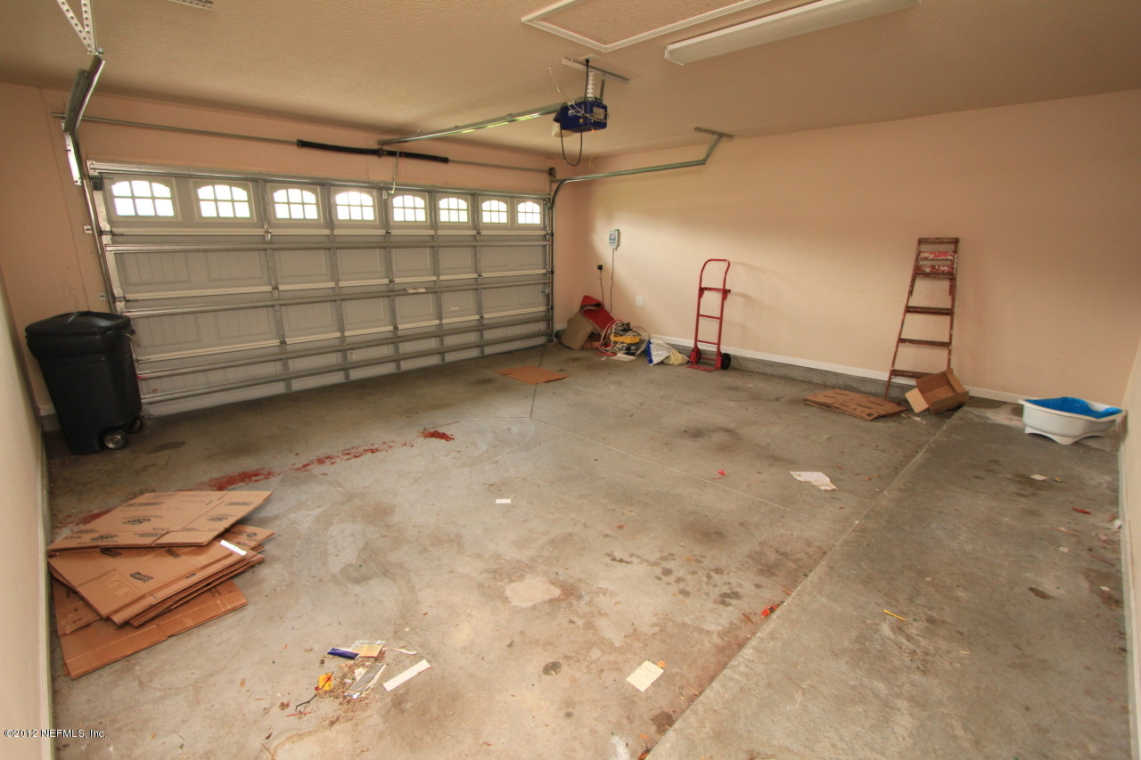 11909 Raindrop Road Jacksonville, FL 32219 - Photo 6 of 19 Garage