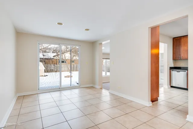 $349,900 | 226 Charlotte Place, Mundelein, IL 60060