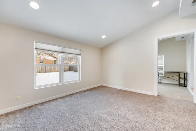 $349,900 | 226 Charlotte Place, Mundelein, IL 60060