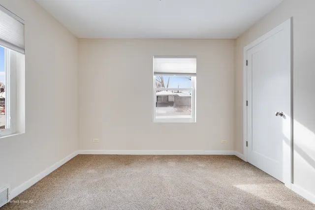 $349,900 | 226 Charlotte Place, Mundelein, IL 60060