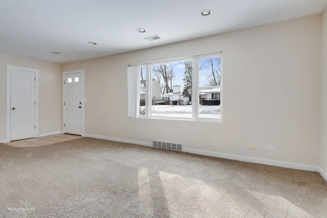 $349,900 | 226 Charlotte Place, Mundelein, IL 60060