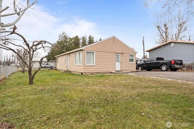 $255,000 | 705 West 9th Street, Warden, WA 98857