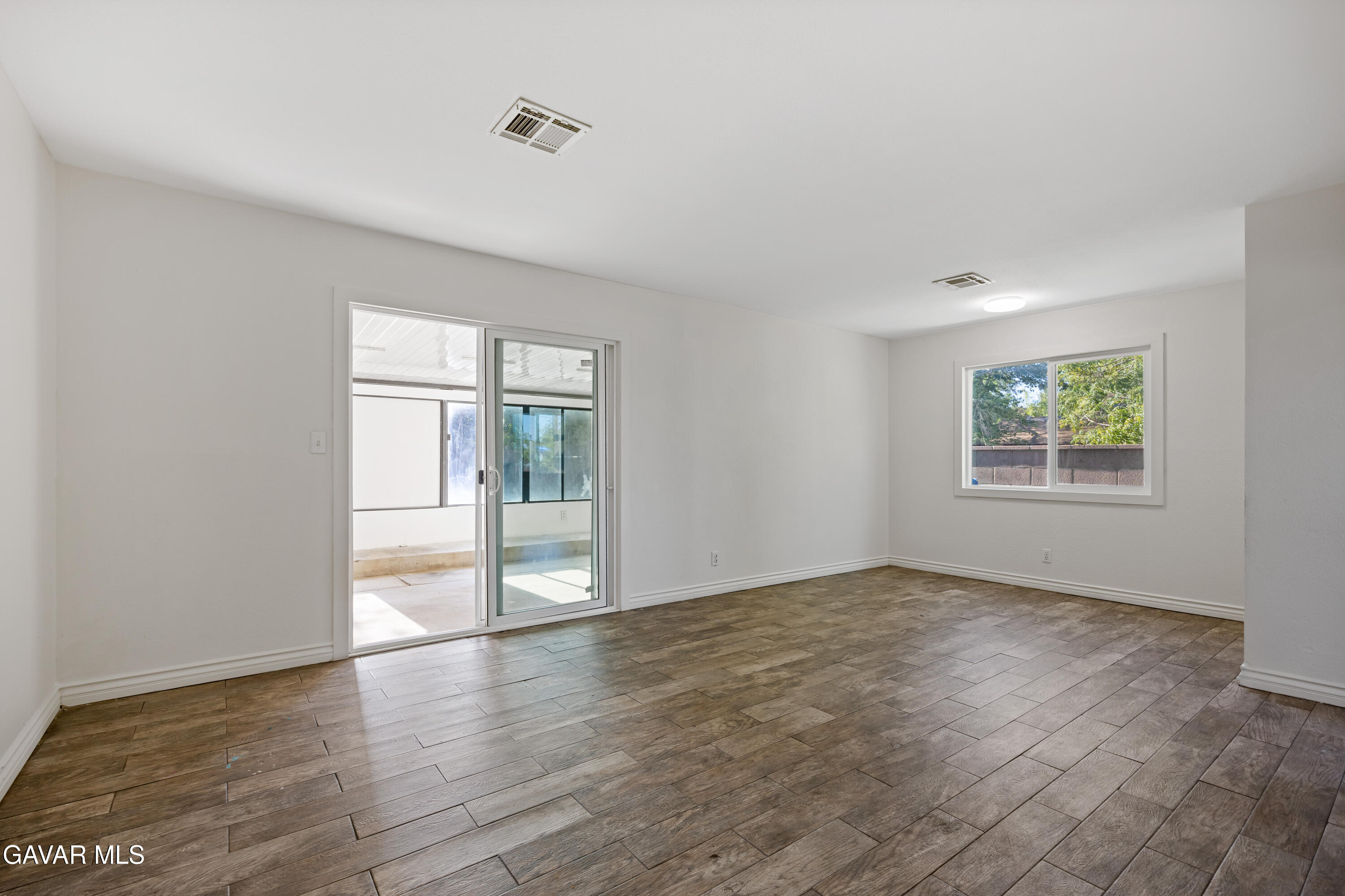 1058 East Ave R Palmdale, CA 93550 - Photo 6 of 23 6-print-IMG_4984