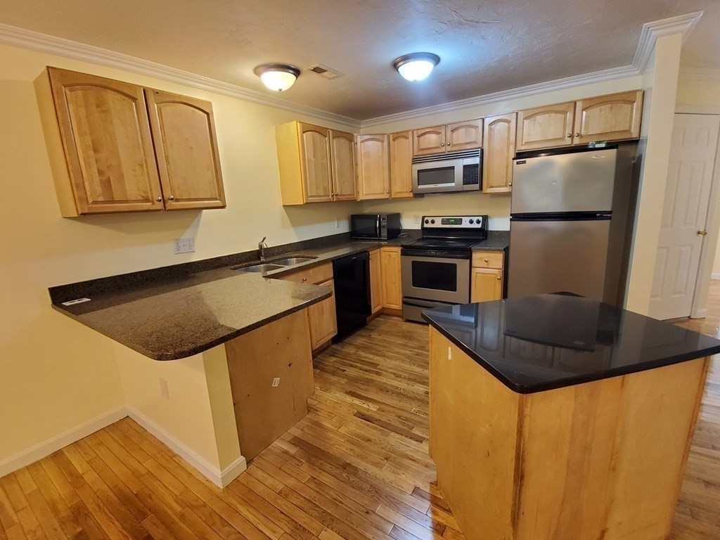 46 B Reed Street Worcester, MA 01602 - Photo 5 of 42 Gallery Image 5
