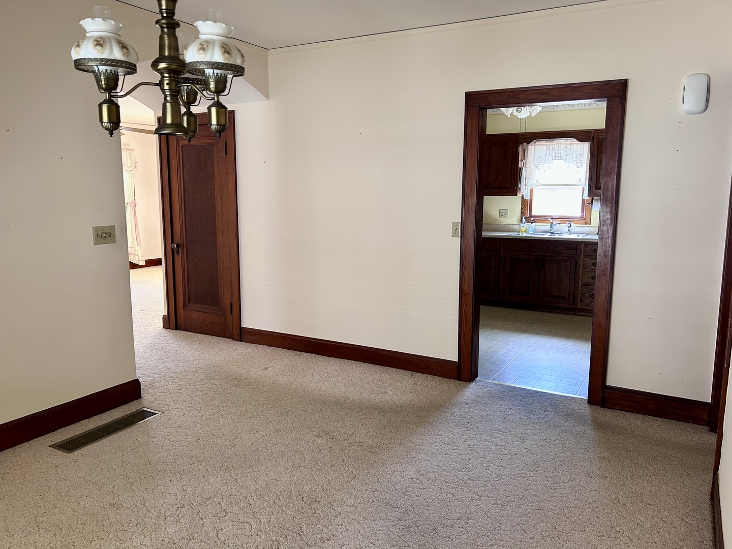 425 West Peru Street Princeton, IL 61356 - Photo 6 of 17