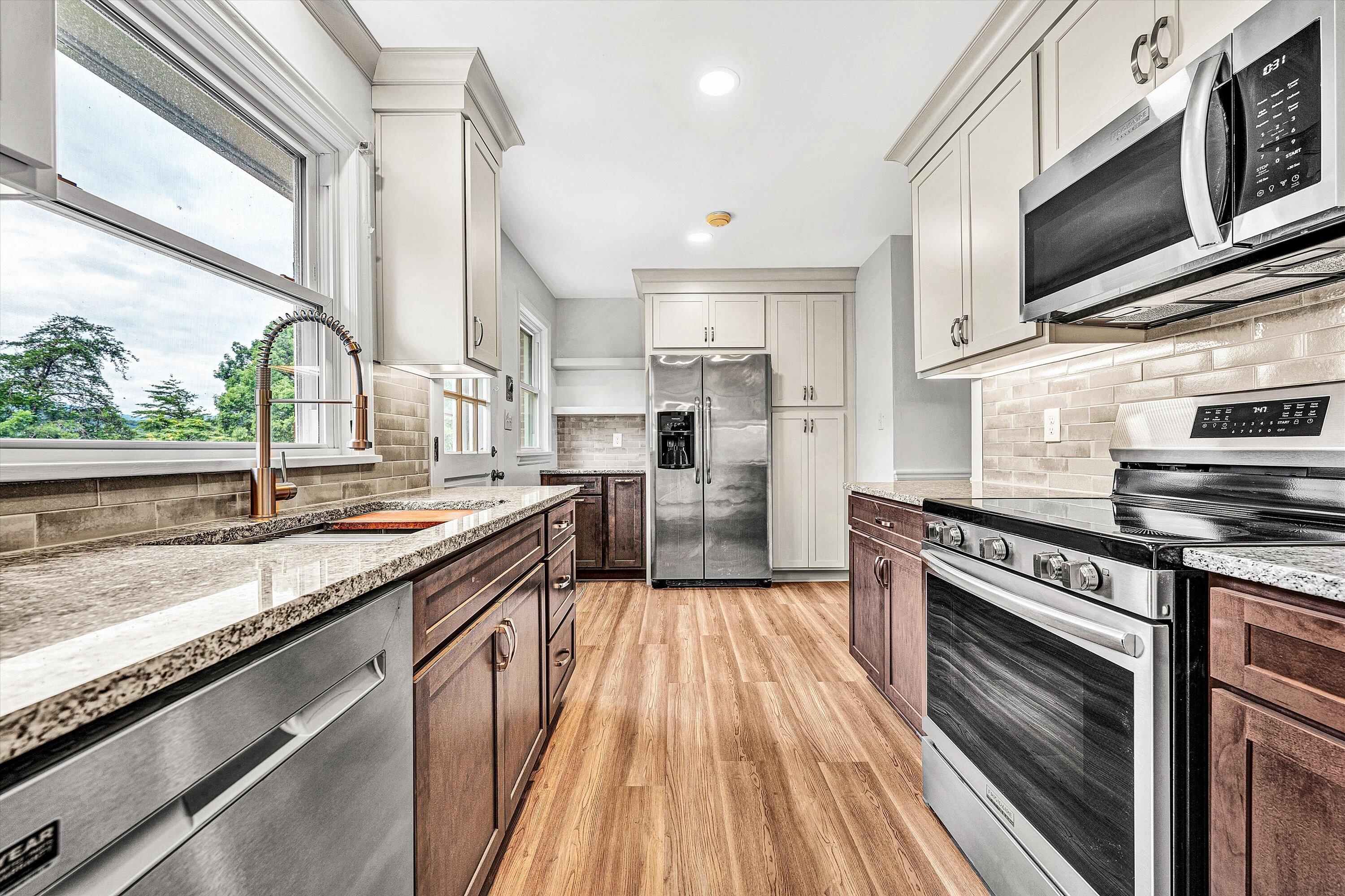 3285 Rasmont Road Roanoke, VA 24018 - Photo 12 of 40 Renovated Kitchen