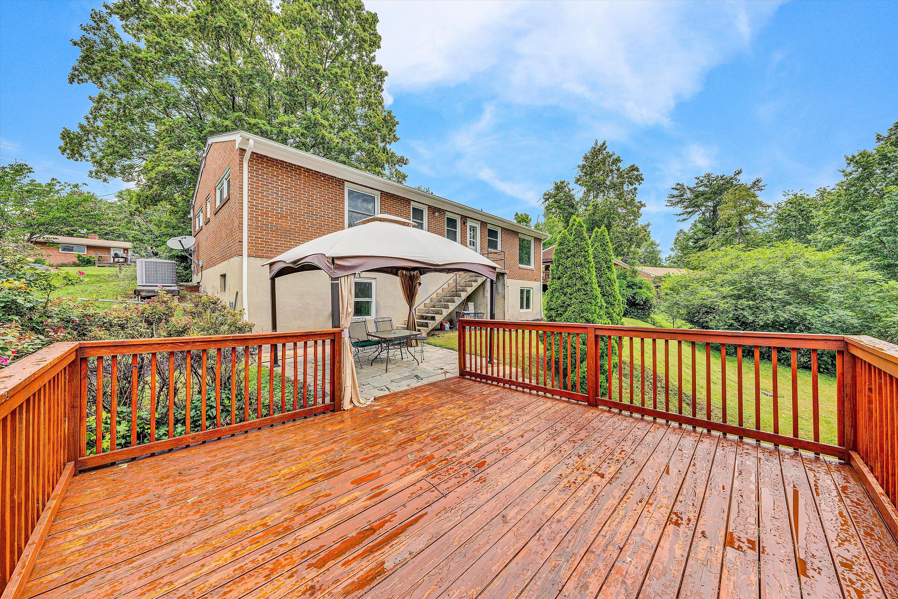 3285 Rasmont Road Roanoke, VA 24018 - Photo 35 of 40 Grill & Chill!