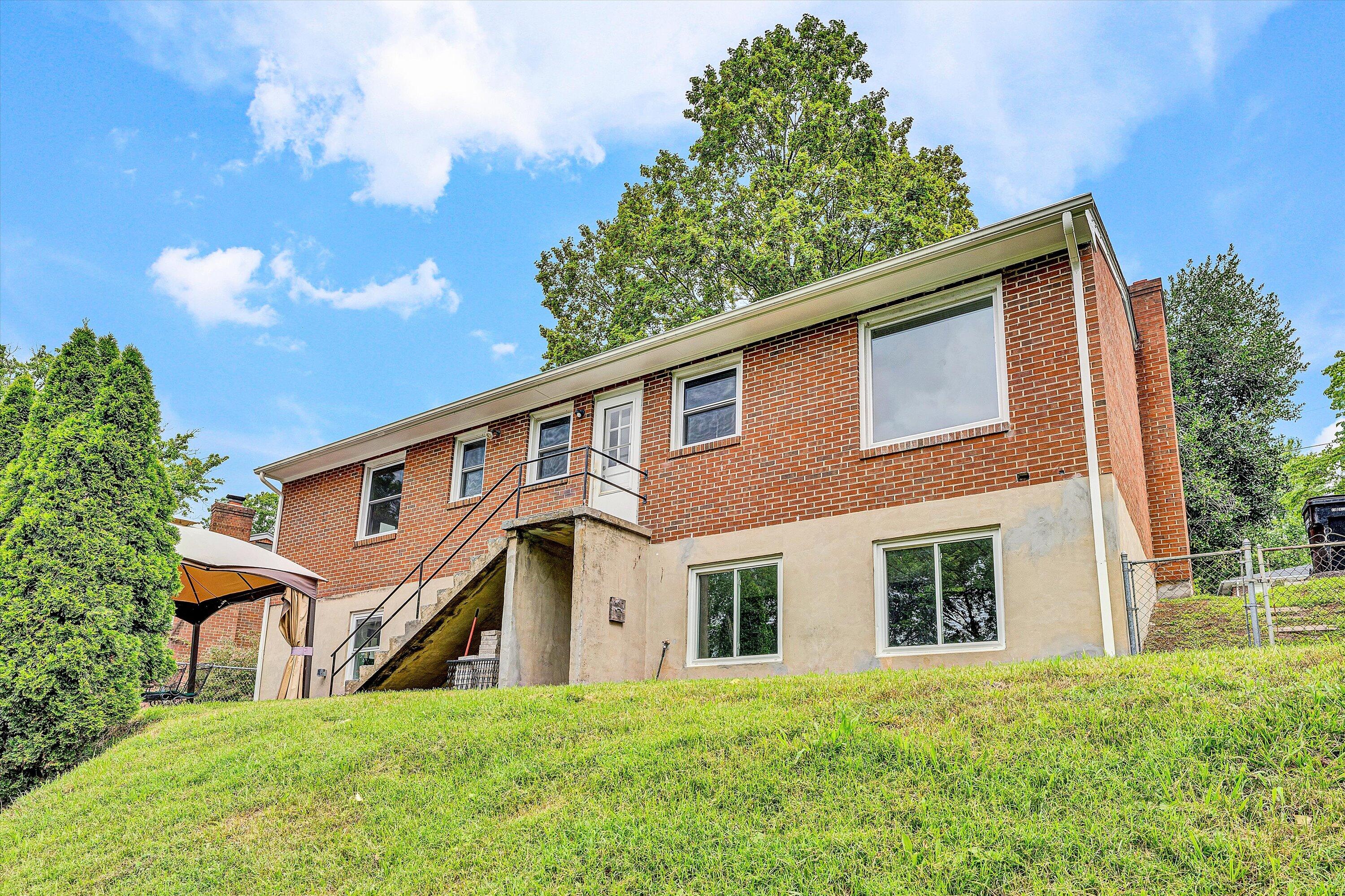 3285 Rasmont Road Roanoke, VA 24018 - Photo 37 of 40 Rear Elevation