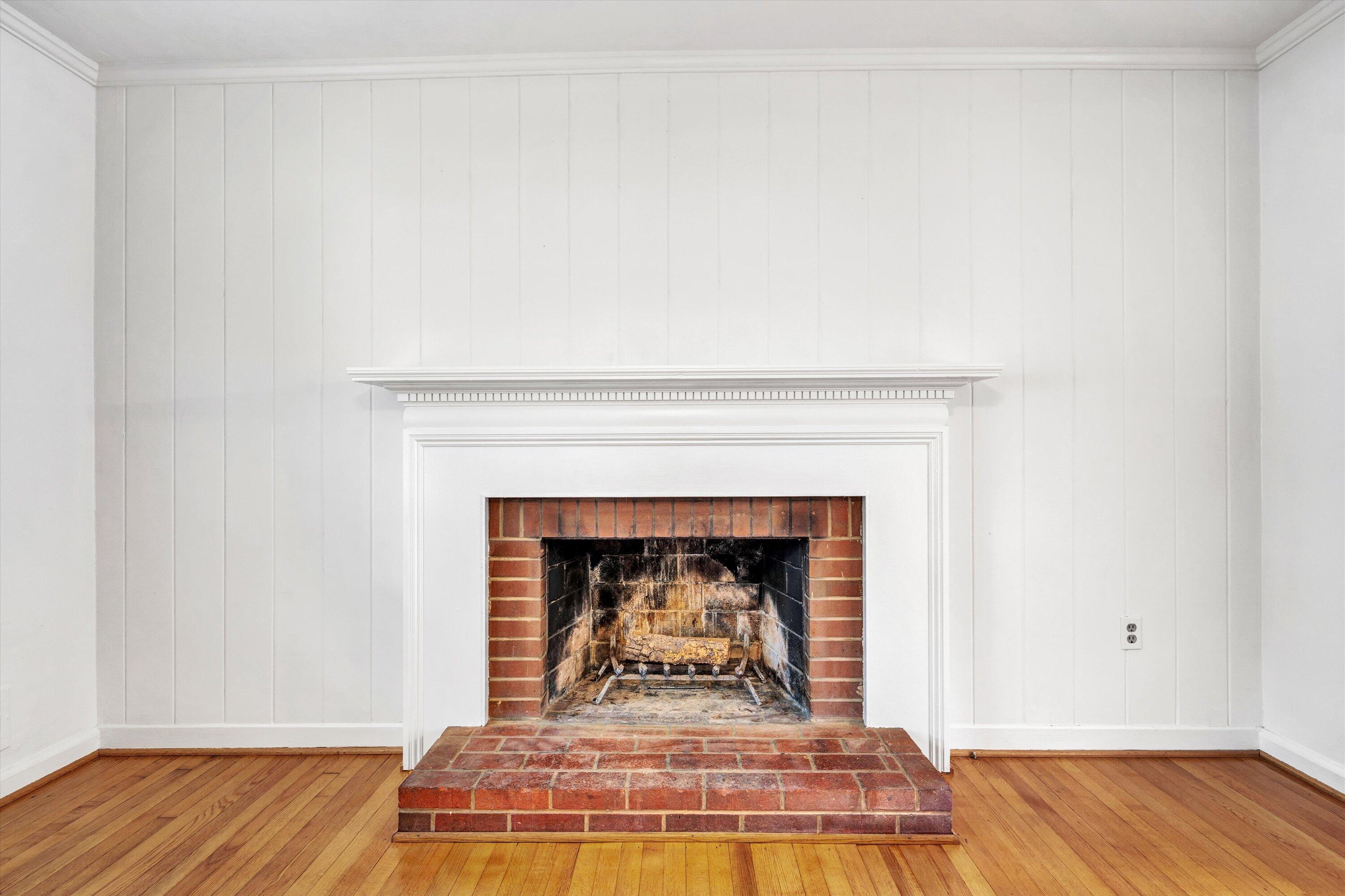 3285 Rasmont Road Roanoke, VA 24018 - Photo 8 of 40 Wood Burning Fireplace