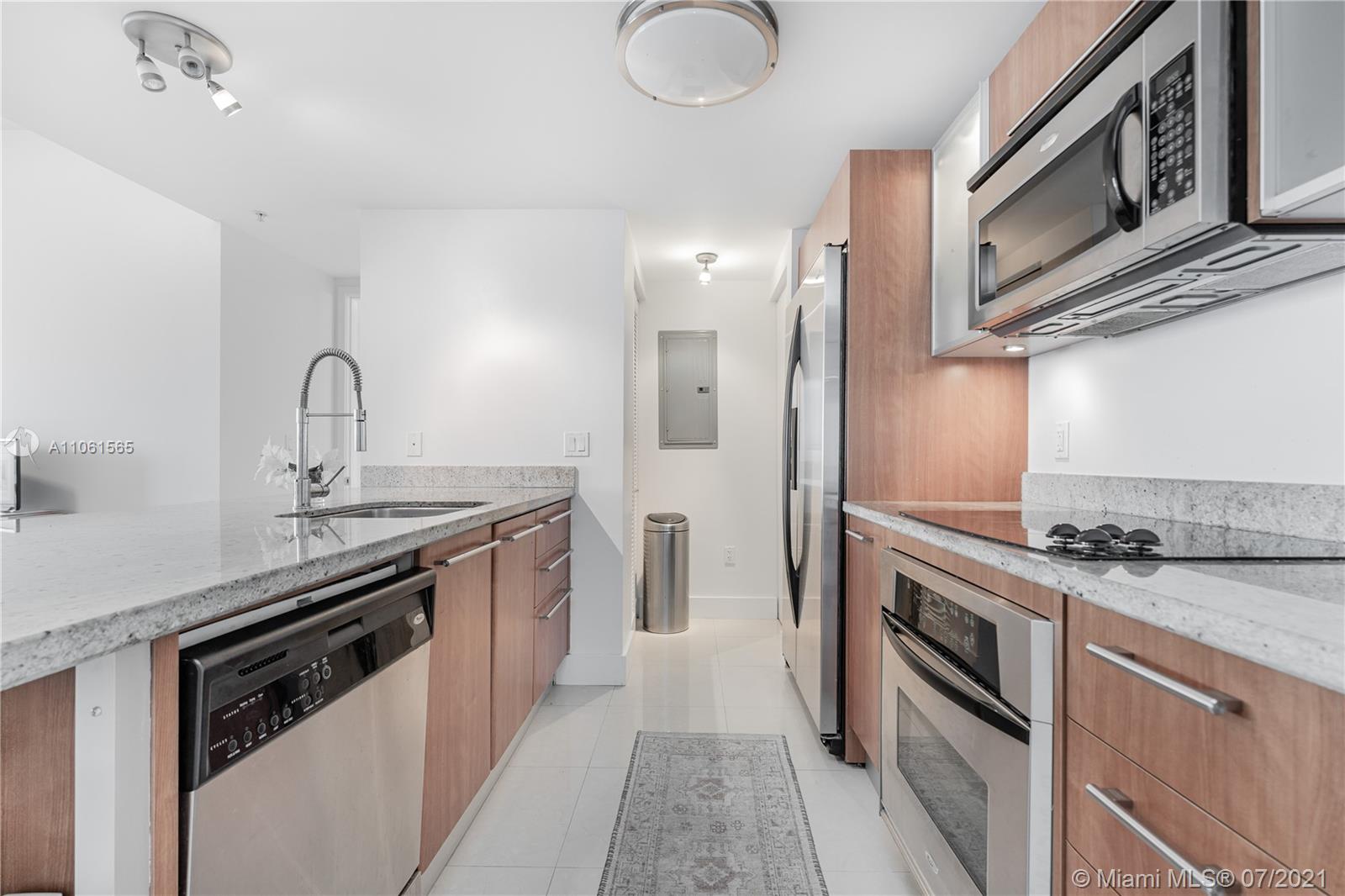 185 Southwest 7th Street, Unit 3909 Miami, FL 33130 - Photo 11 of 39