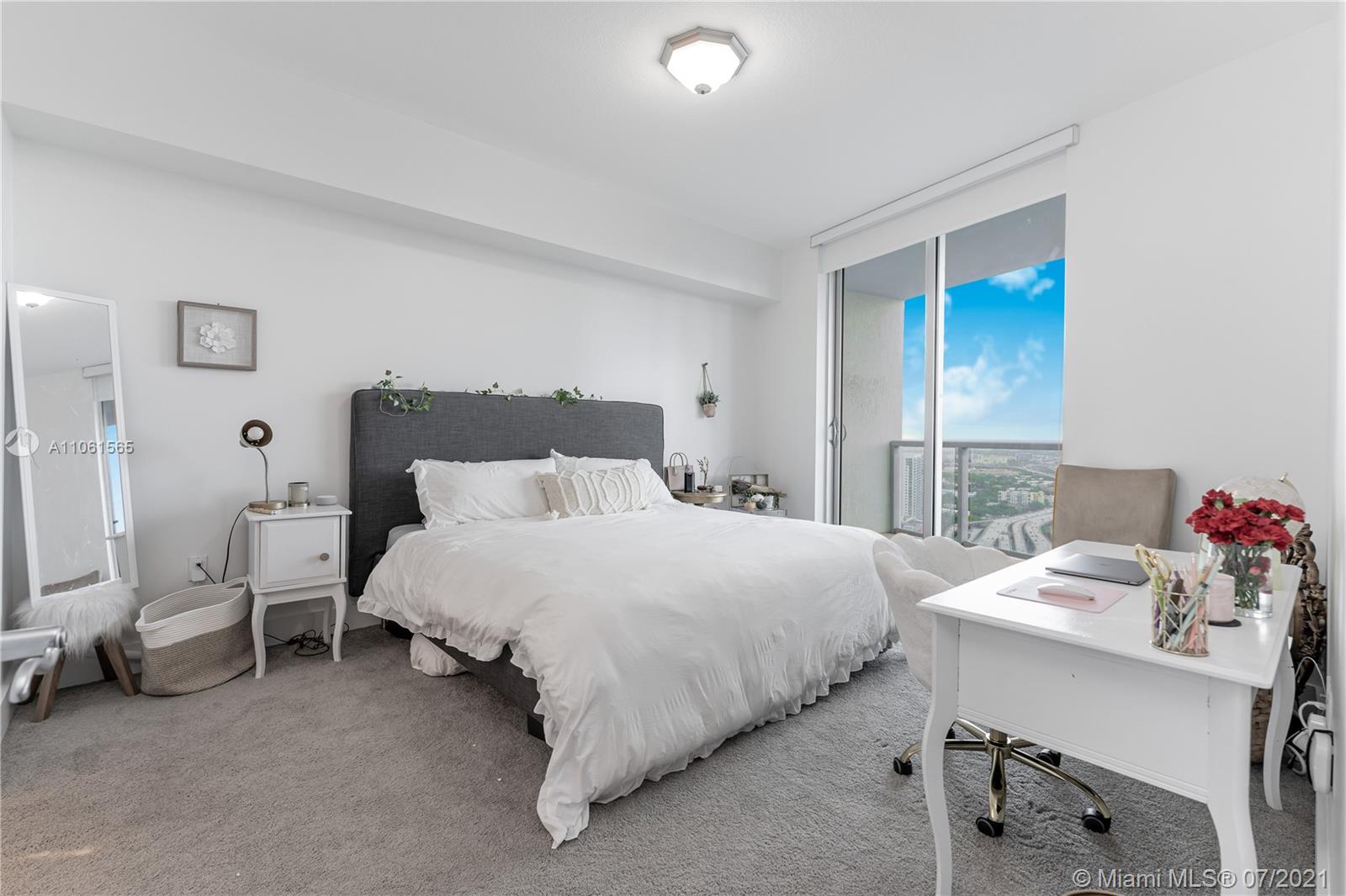 185 Southwest 7th Street, Unit 3909 Miami, FL 33130 - Photo 13 of 39