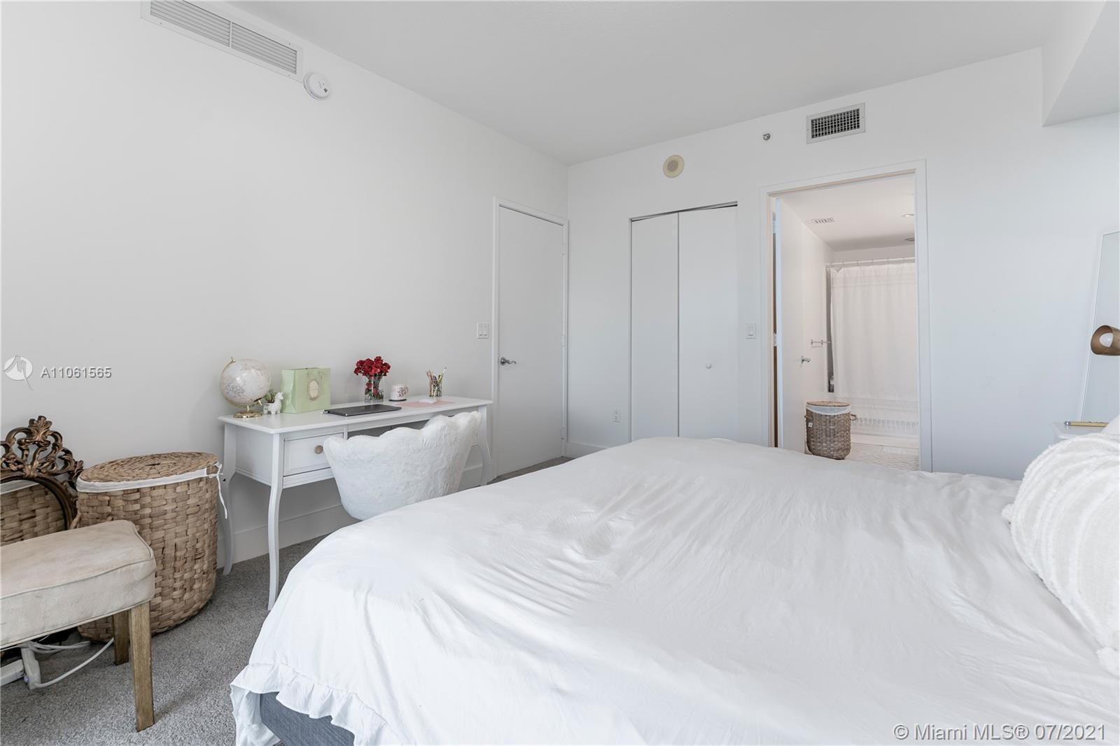 185 Southwest 7th Street, Unit 3909 Miami, FL 33130 - Photo 16 of 39