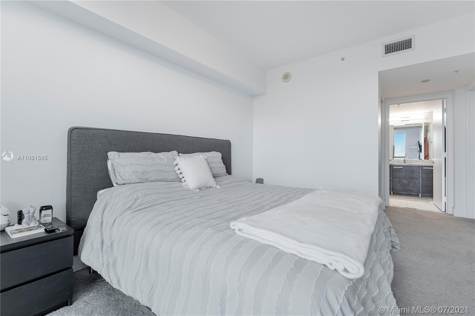 185 Southwest 7th Street, Unit 3909 Miami, FL 33130 - Photo 18 of 39