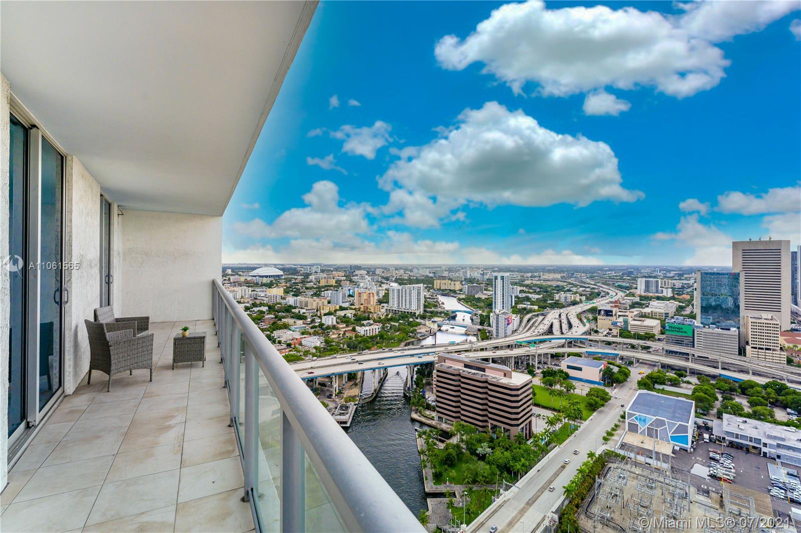 185 Southwest 7th Street, Unit 3909 Miami, FL 33130 - Photo 34 of 39