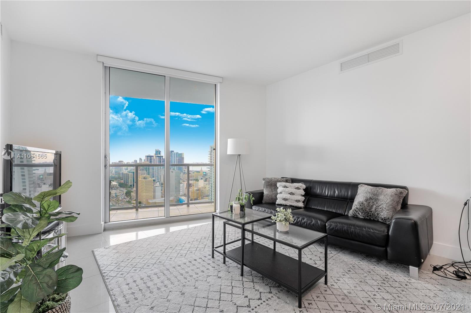 185 Southwest 7th Street, Unit 3909 Miami, FL 33130 - Photo 5 of 39