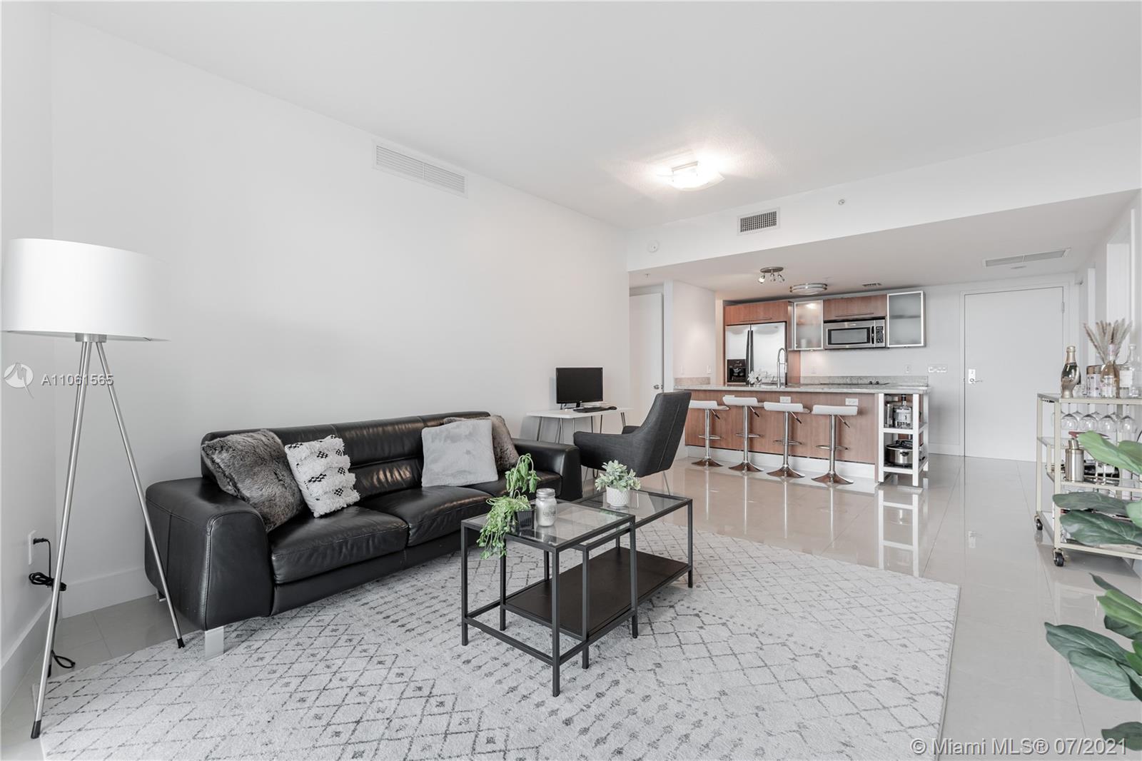 185 Southwest 7th Street, Unit 3909 Miami, FL 33130 - Photo 8 of 39