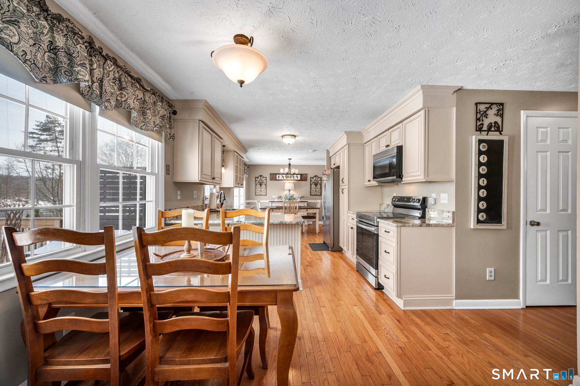 212 Old Stagecoach Road Meriden, CT 06450 - Photo 13 of 39