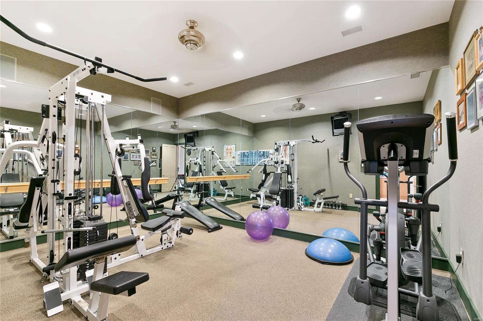 800 South Hanley Road, Unit 8D Clayton, MO 63105 - Photo 22 of 29