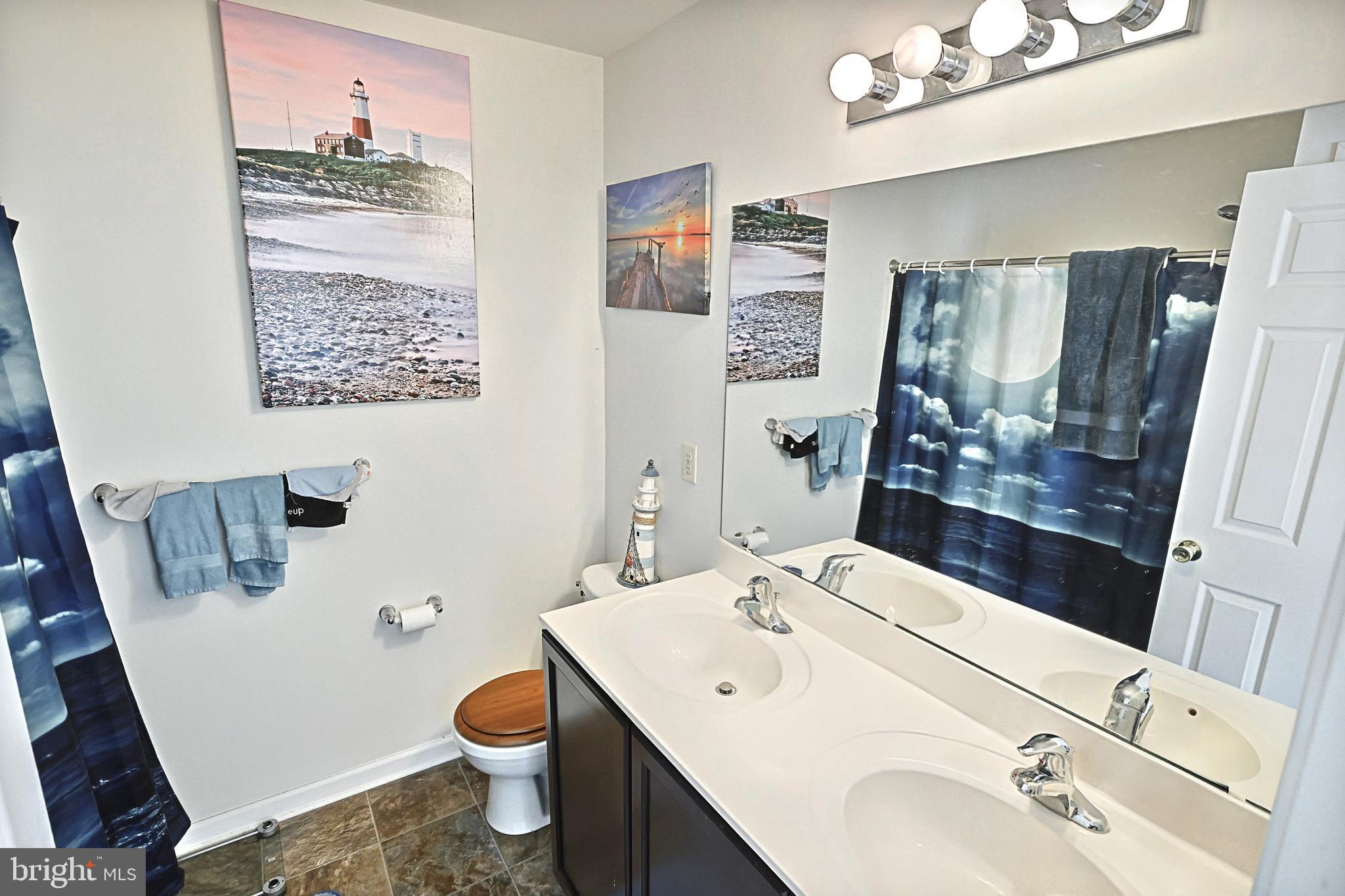 524 Marion Road, Unit 524 York, PA 17406 - Photo 21 of 31 Primary Bathroom