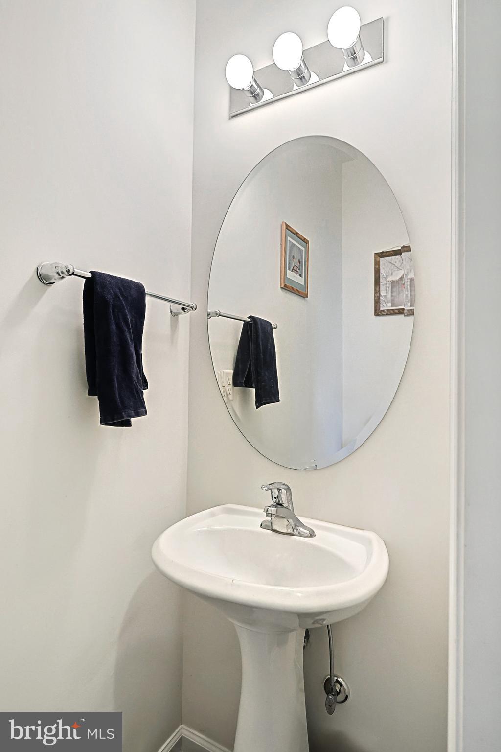 524 Marion Road, Unit 524 York, PA 17406 - Photo 7 of 31 Powder Room