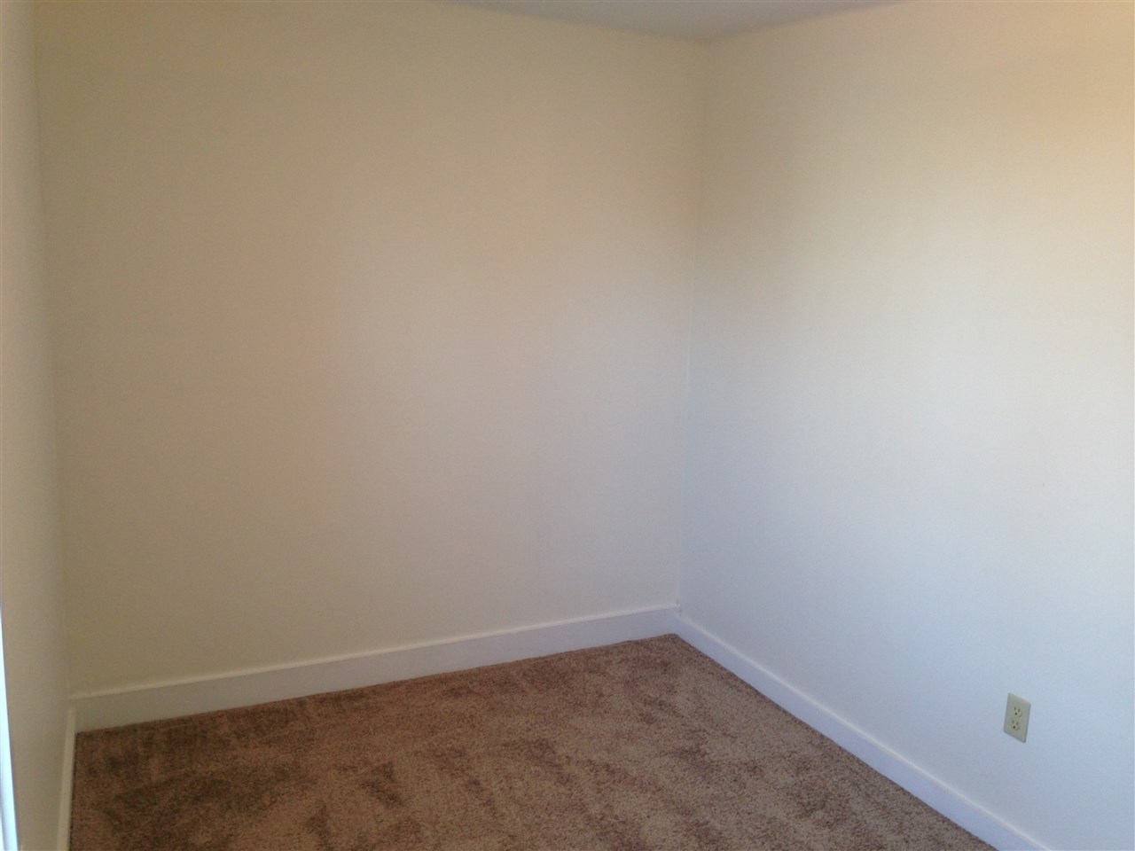 190 Second Street, Unit 2 Manchester, NH 03102 - Photo 33 of 38