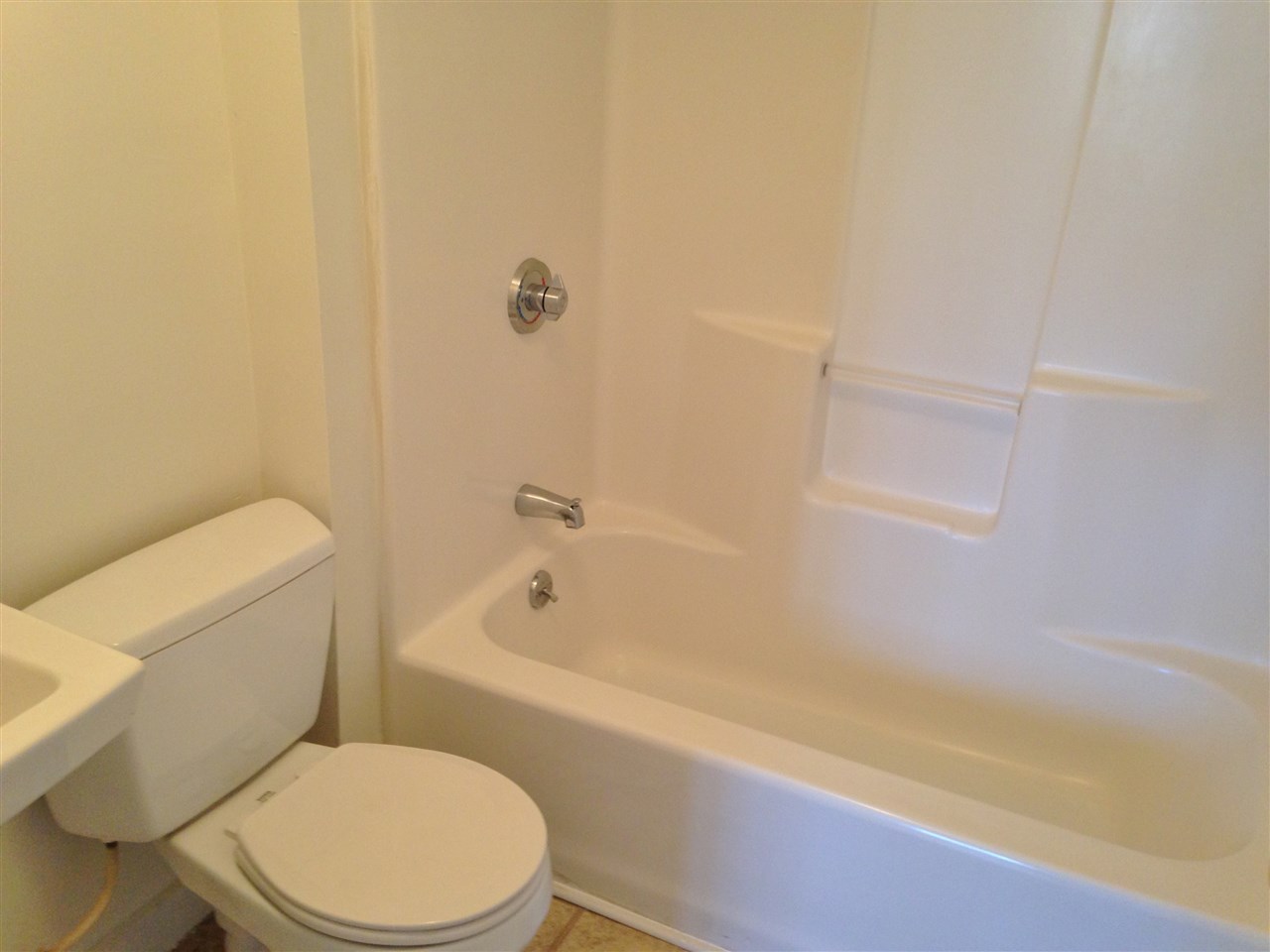 190 Second Street, Unit 2 Manchester, NH 03102 - Photo 36 of 38