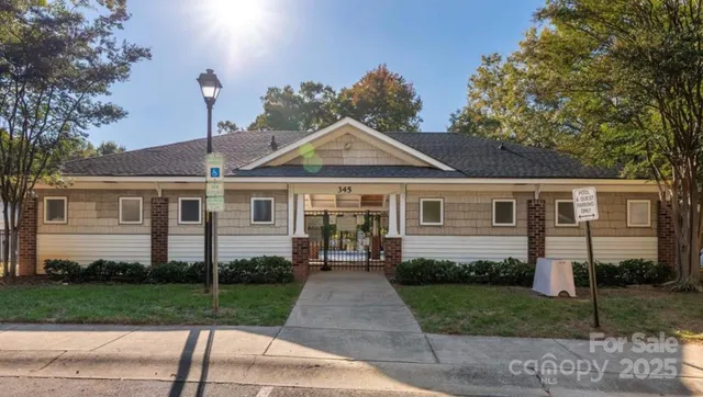 $290,000 | 5450 Franklin Springs Circle, Charlotte, NC 28217