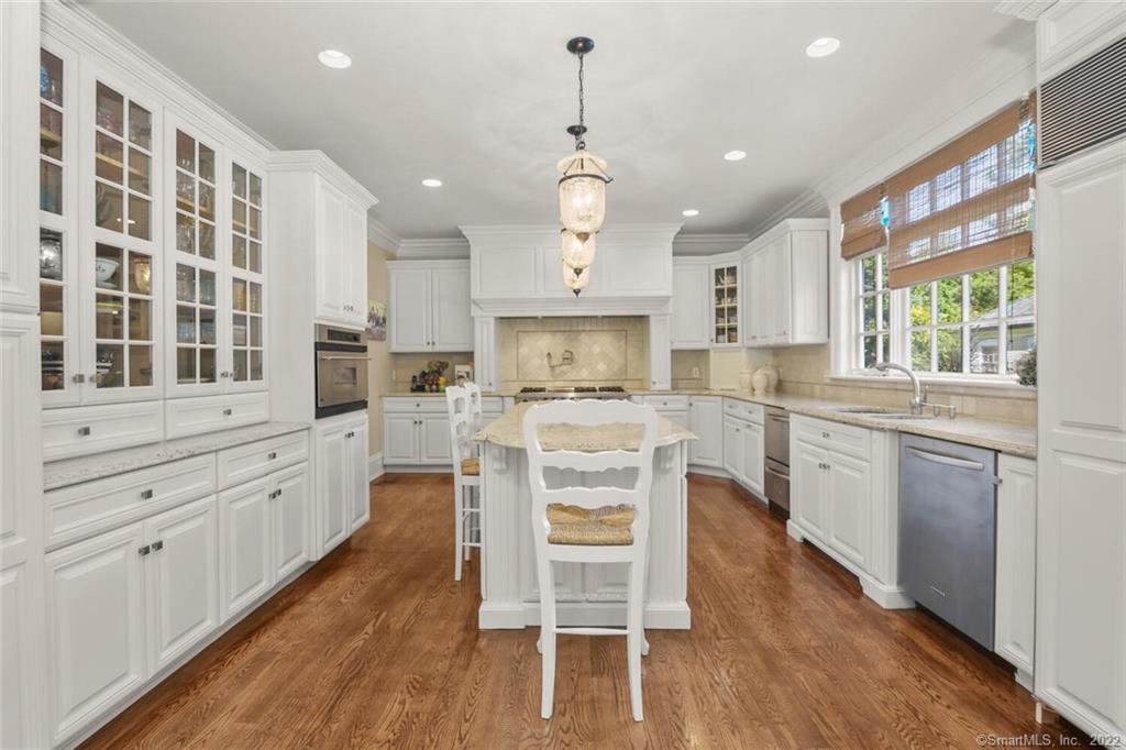 1343 Smith Ridge Road New Canaan, CT 06840 - Photo 14 of 40