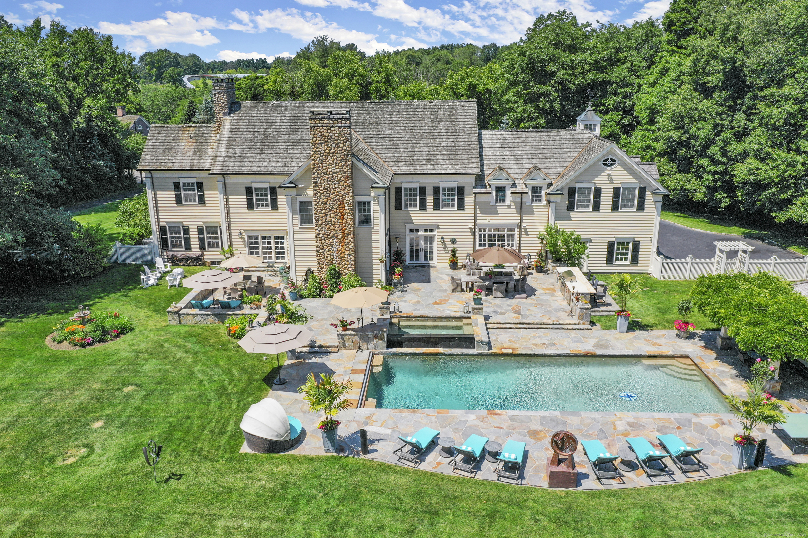 1343 Smith Ridge Road New Canaan, CT 06840 - Photo 17 of 40