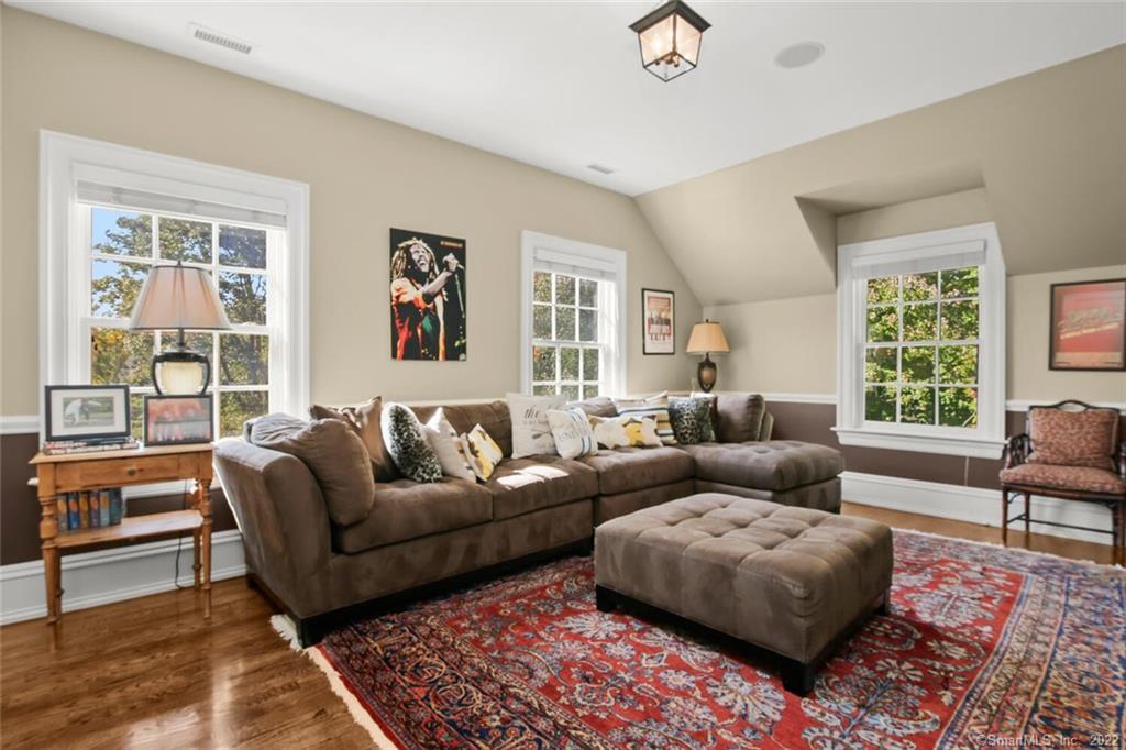 1343 Smith Ridge Road New Canaan, CT 06840 - Photo 26 of 40