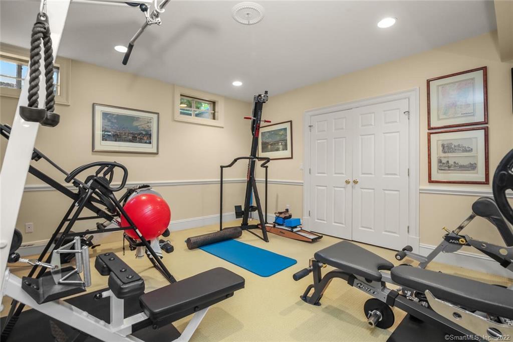 1343 Smith Ridge Road New Canaan, CT 06840 - Photo 31 of 40