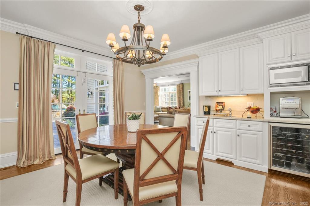 1343 Smith Ridge Road New Canaan, CT 06840 - Photo 7 of 40