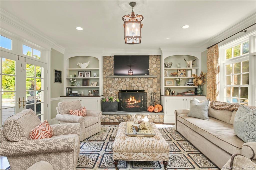 1343 Smith Ridge Road New Canaan, CT 06840 - Photo 9 of 40