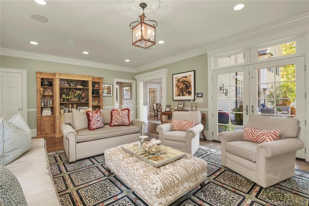 1343 Smith Ridge Road New Canaan, CT 06840 - Photo 10 of 40