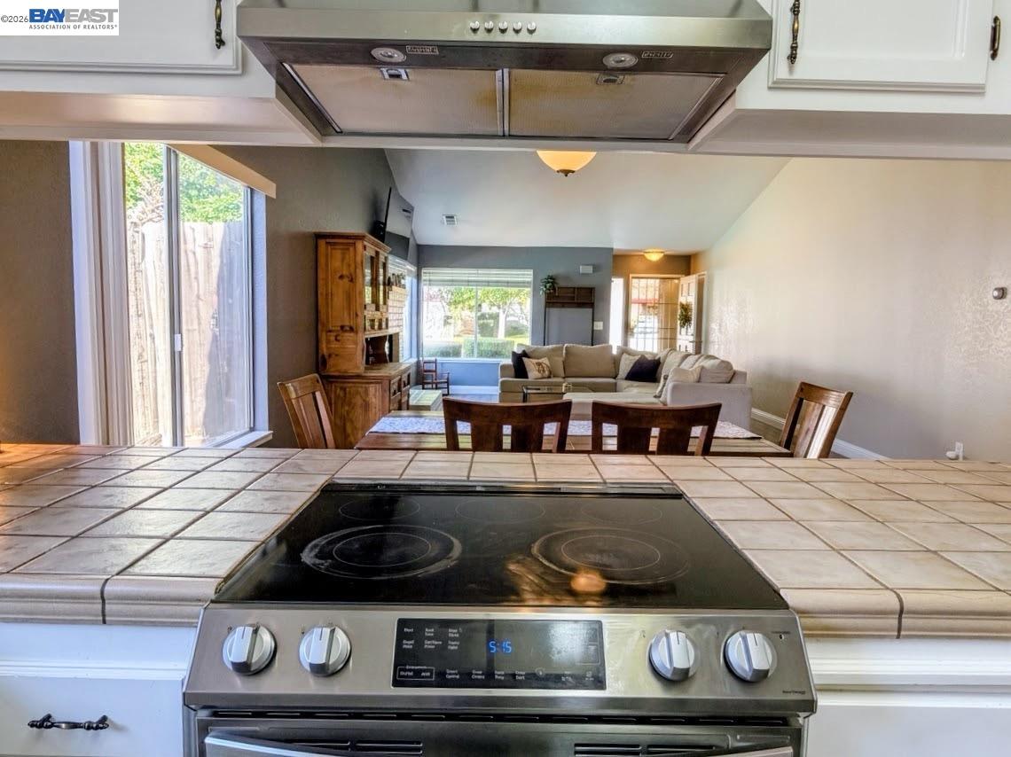 1205 Courtney Way Modesto, CA 95358 - Photo 10 of 24