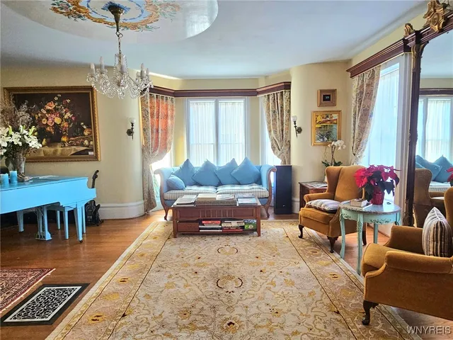 $840,000 | 126 East Genesee Street, Manlius, NY 13066