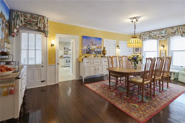 $840,000 | 126 East Genesee Street, Manlius, NY 13066