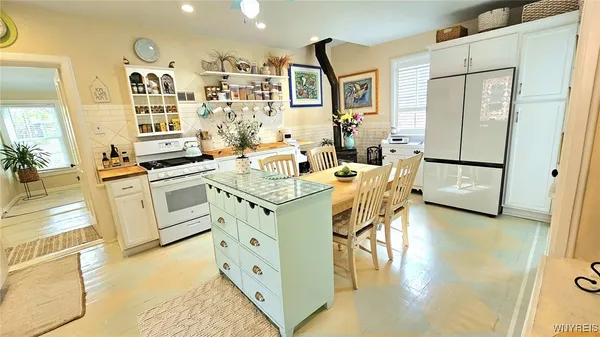 $840,000 | 126 East Genesee Street, Manlius, NY 13066