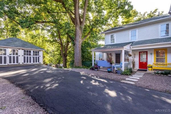 $840,000 | 126 East Genesee Street, Manlius, NY 13066