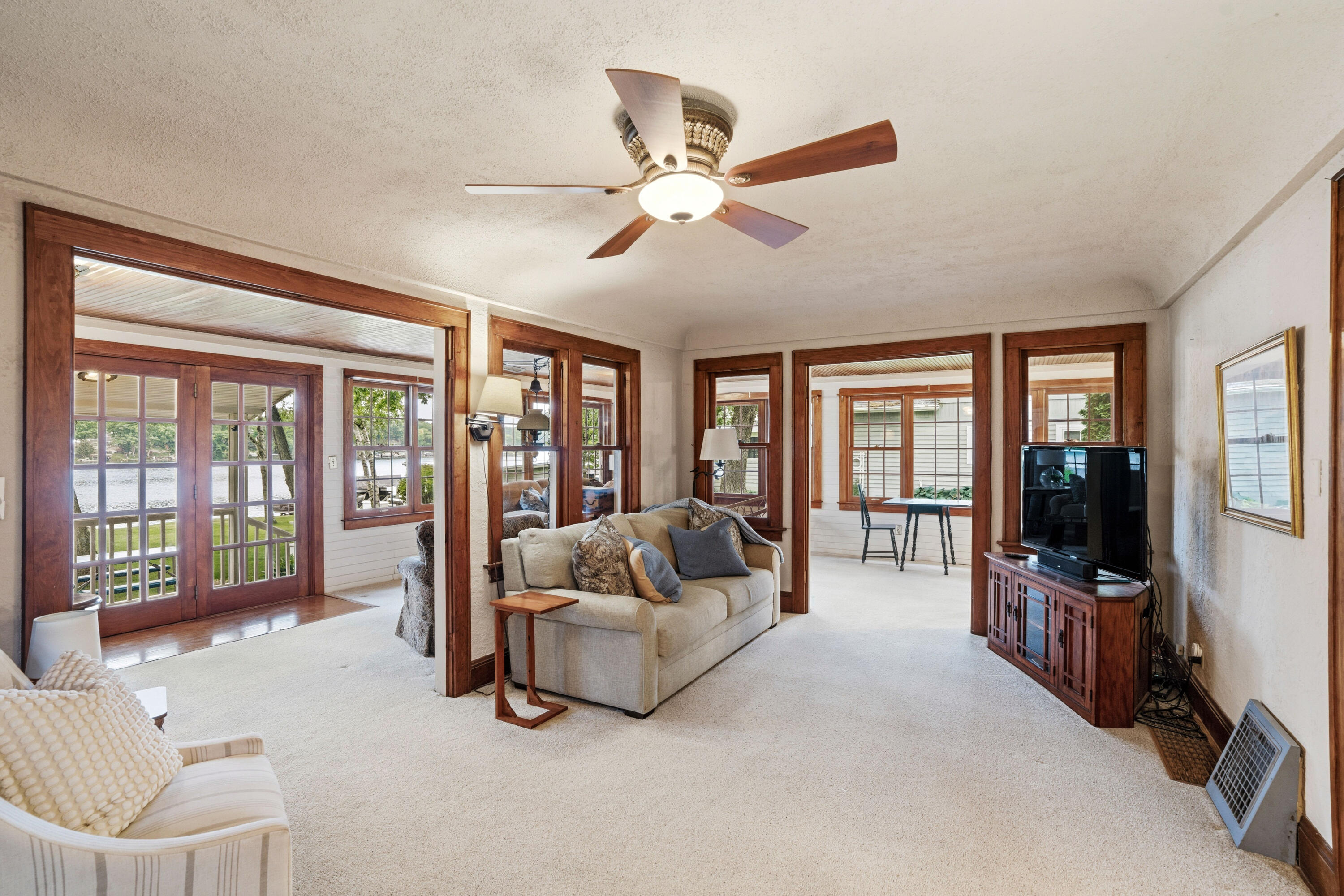 4727 Fontana Beach Road Polk, WI 53086 - Photo 22 of 54 living room