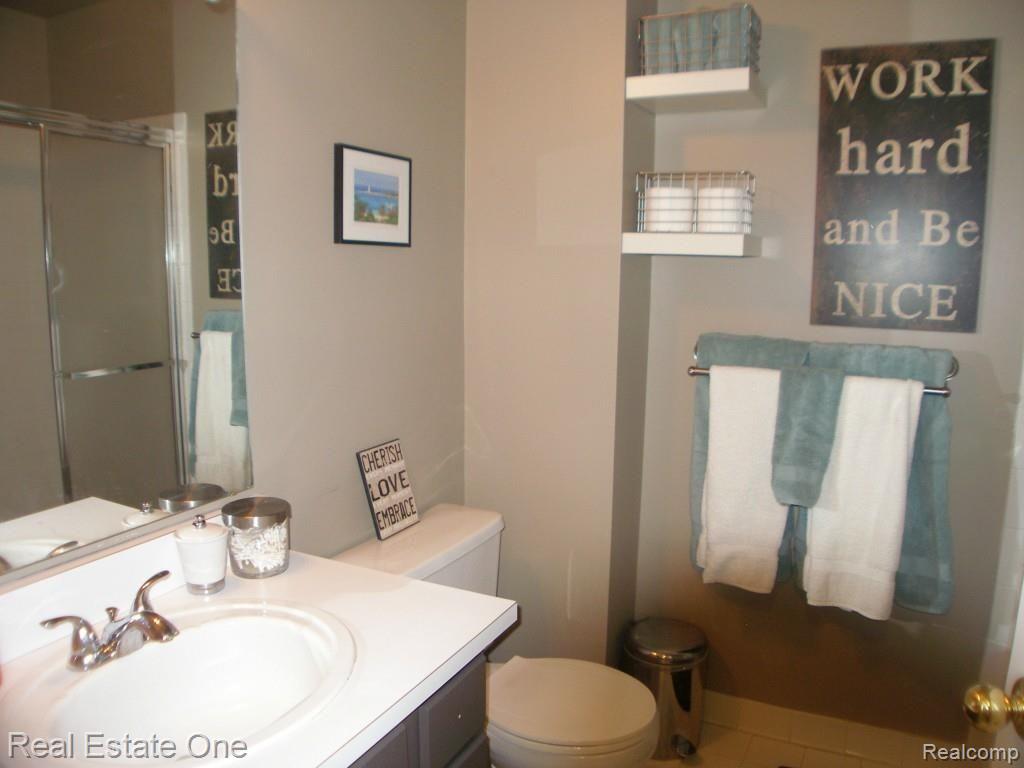 22126 Cape Cod Way Farmington, MI 48336 - Photo 14 of 17 P1011940.jpg