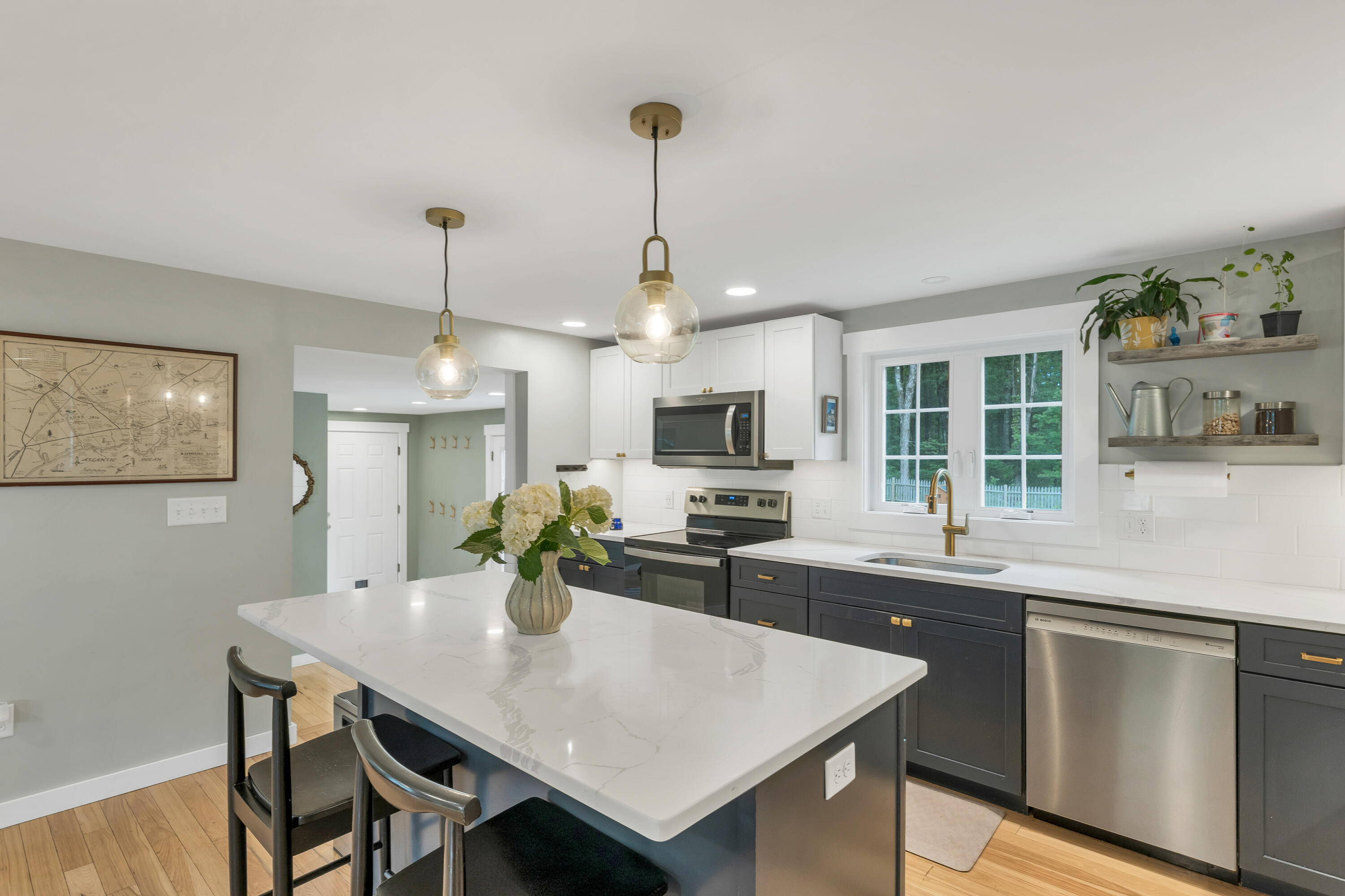 74 Alewive Road Kennebunk, ME 04043 - Photo 20 of 60 Eat-in kitchen
