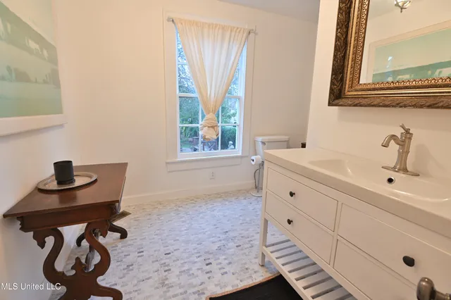 $599,000 | 211 Clifton Avenue, Natchez, MS 39120