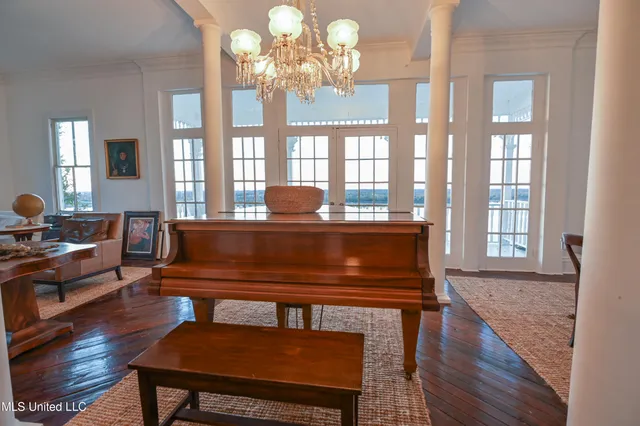 $599,000 | 211 Clifton Avenue, Natchez, MS 39120