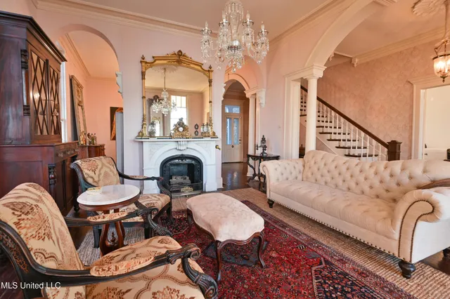 $599,000 | 211 Clifton Avenue, Natchez, MS 39120