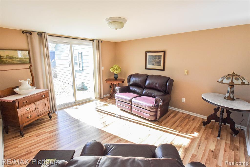 9449 Denton Hill Road Fenton, MI 48430 - Photo 15 of 56